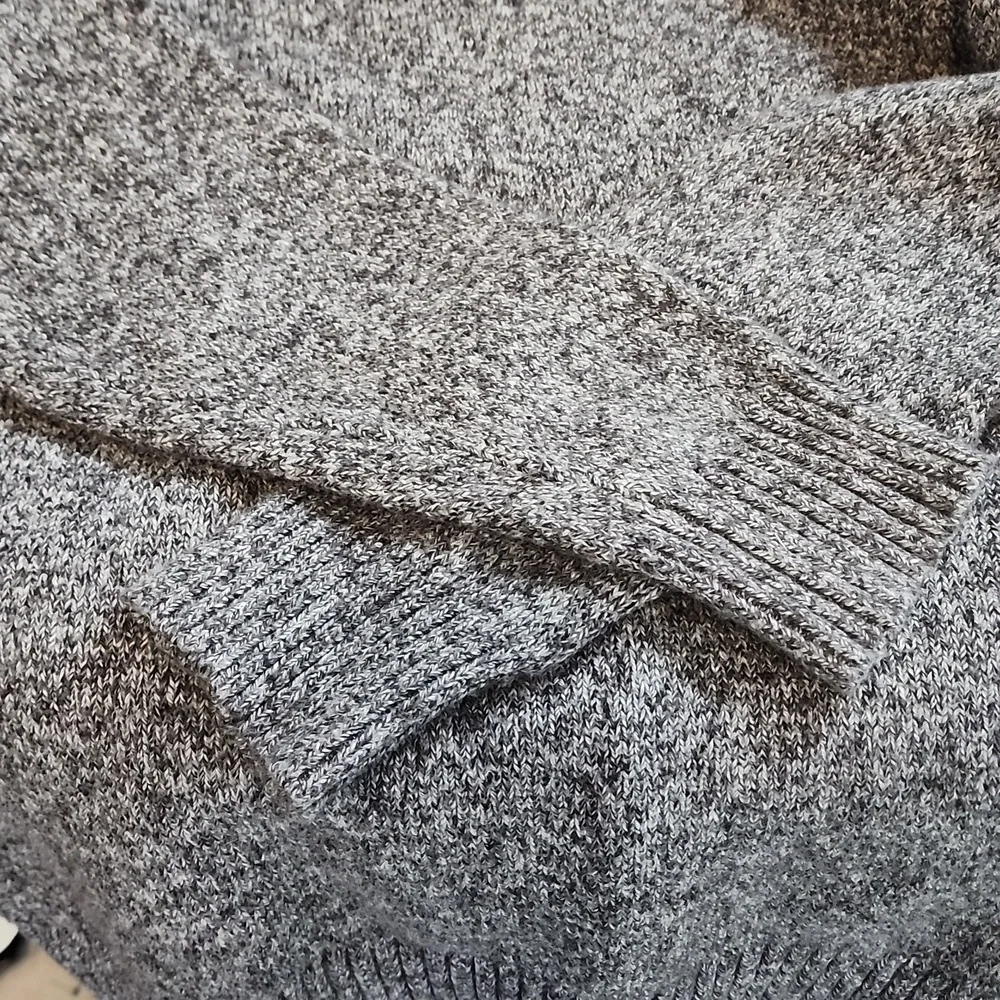 Size small Banana Republic, Gray heathered sweater.